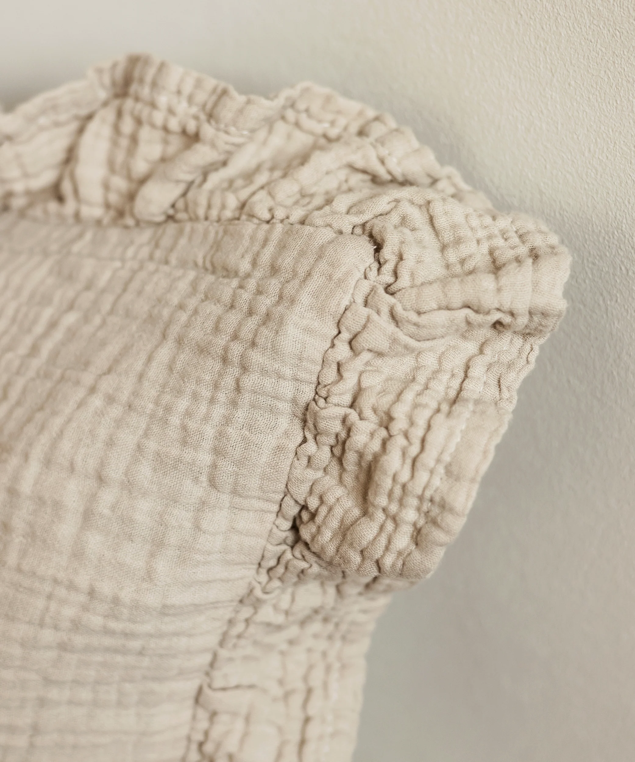 Gerüschte Musselin Einzelbettwäsche Beige | Haven - Image 5