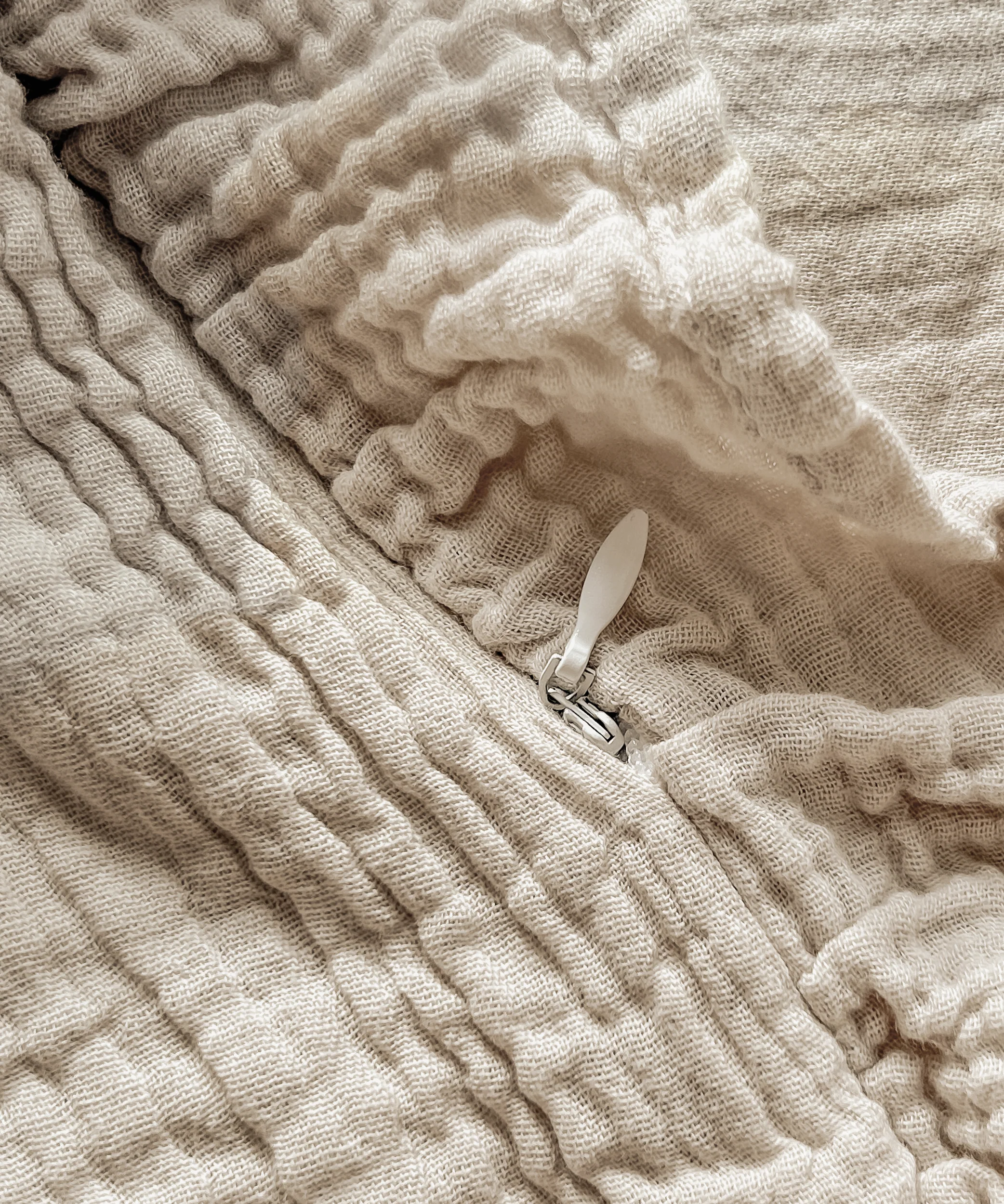 Gerüschte Musselin Einzelbettwäsche Beige | Haven - Image 6