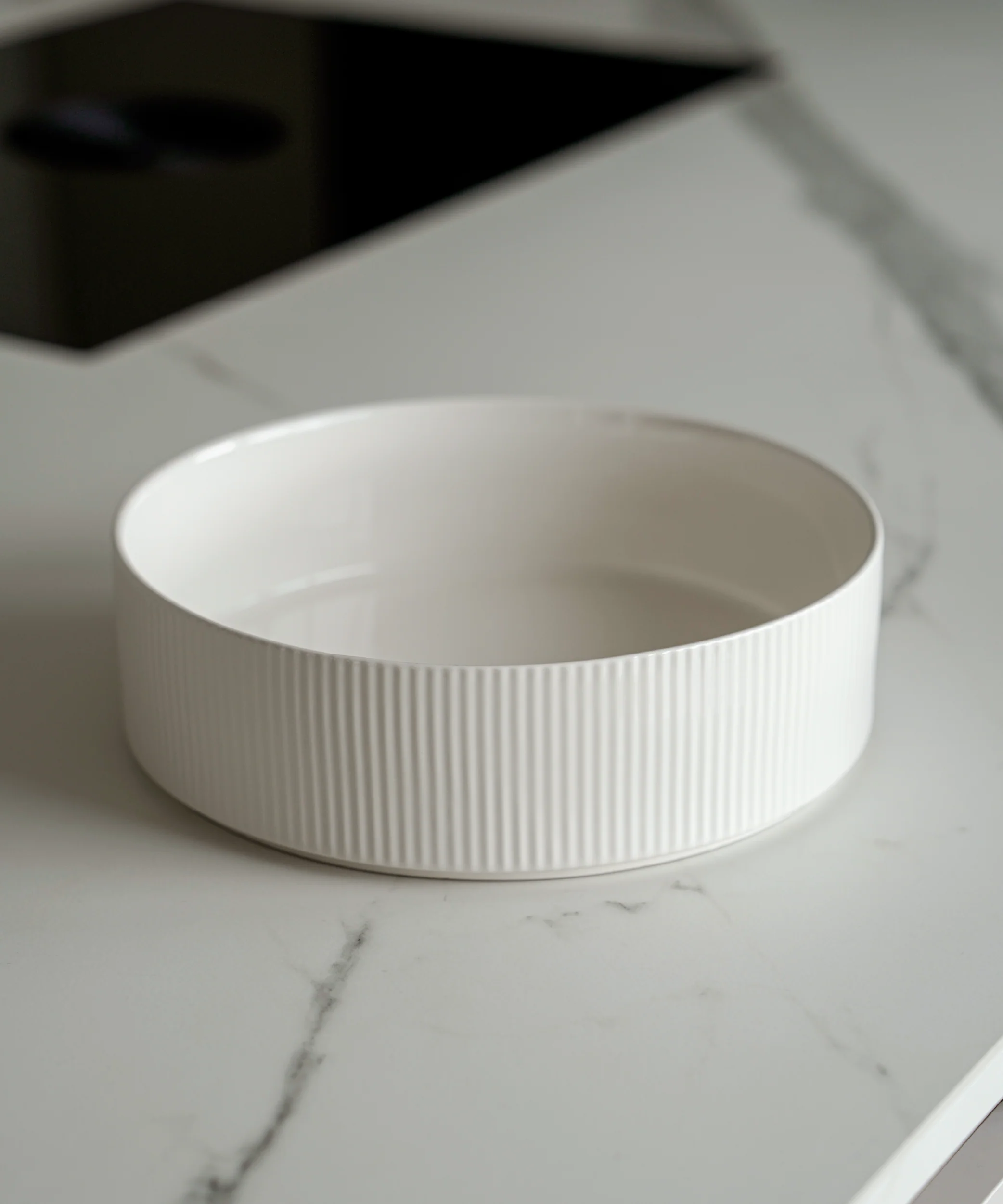 Große Bowl Ø27cm in Cremeweiß gerillt | Nia - Image 2