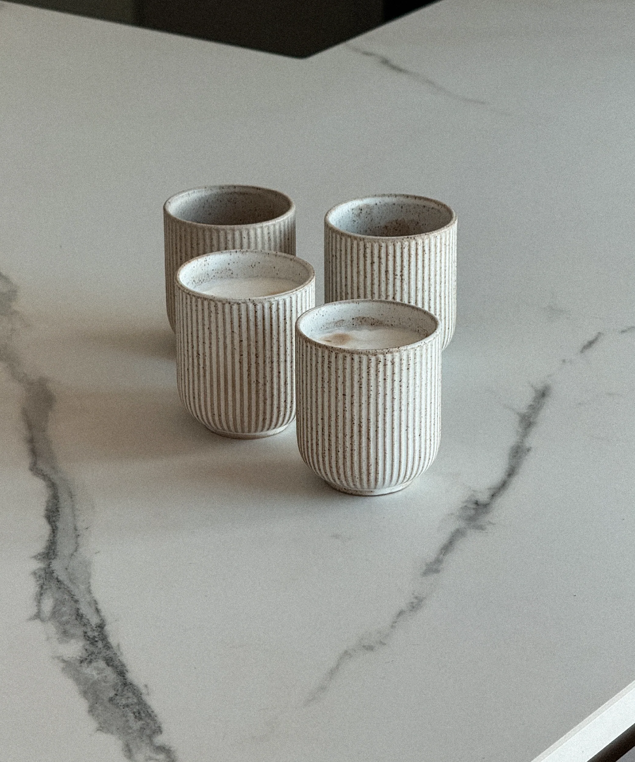 Keramik Becher im geriffeltem Design Beige | Paris - Image 4