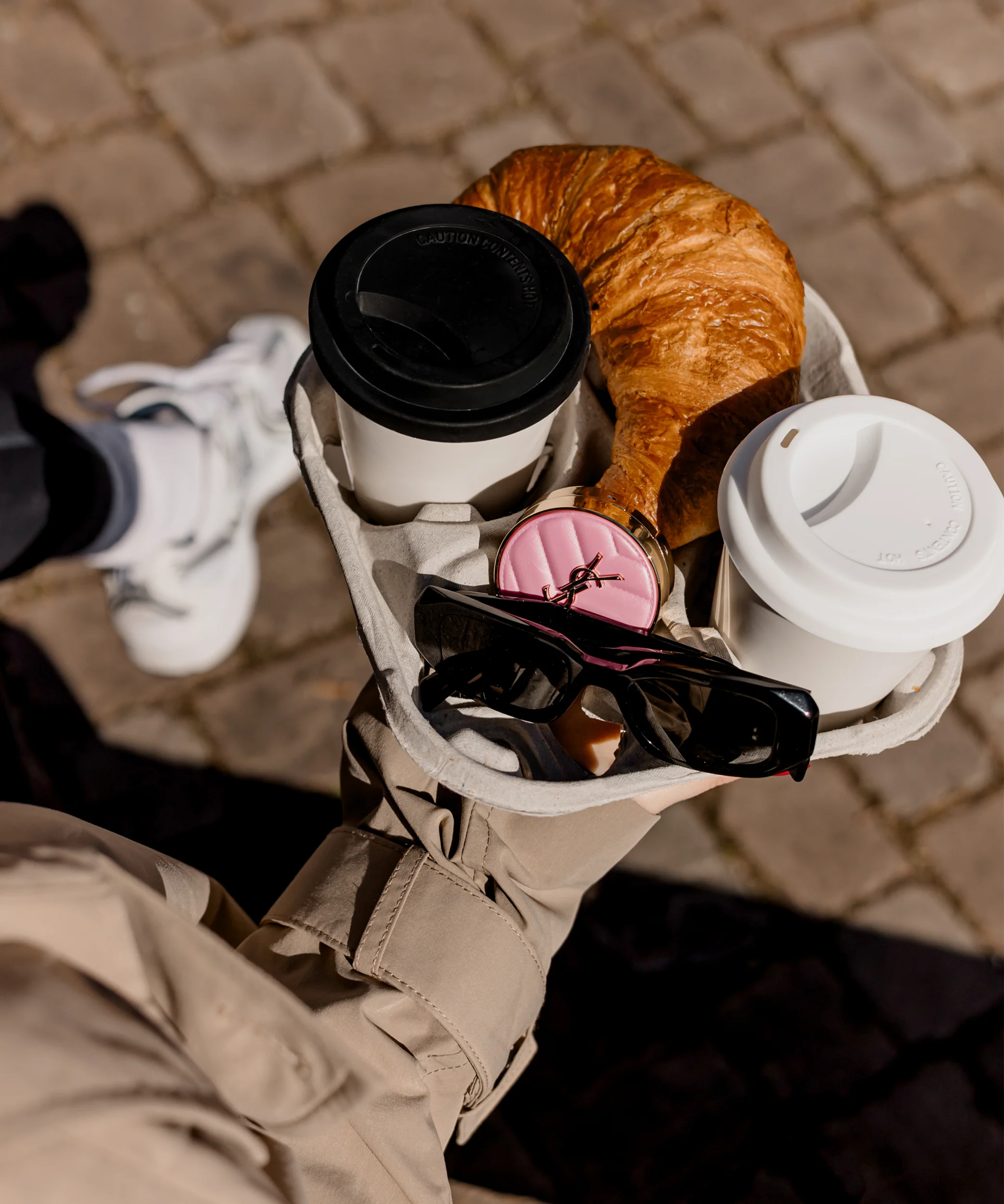 Keramik To-Go Becher mit schwarzem Silikon-Deckel | Brooklyn - Image 4