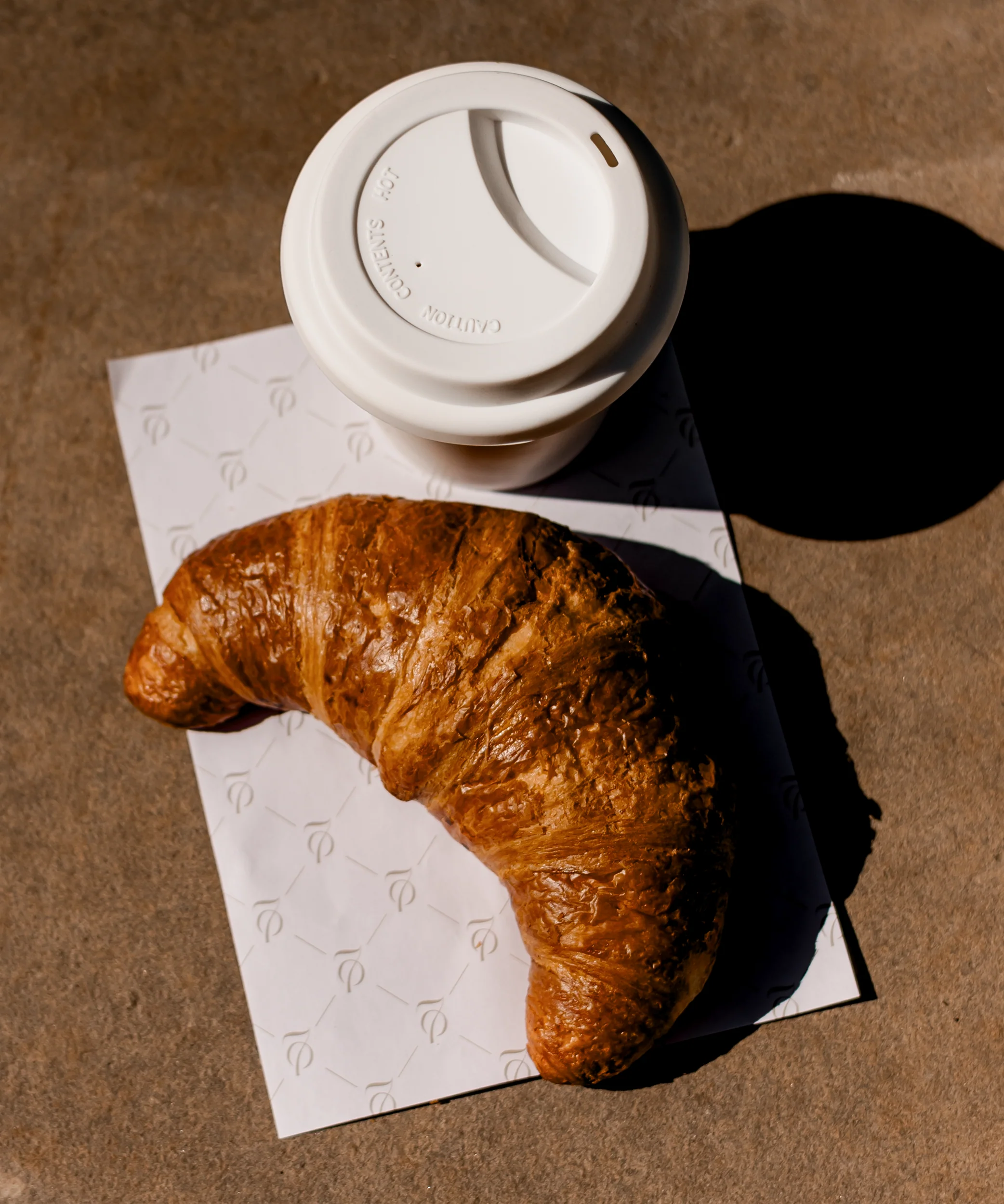 Keramik To-Go Becher mit weißem Silikon-Deckel | Brooklyn - Image 14