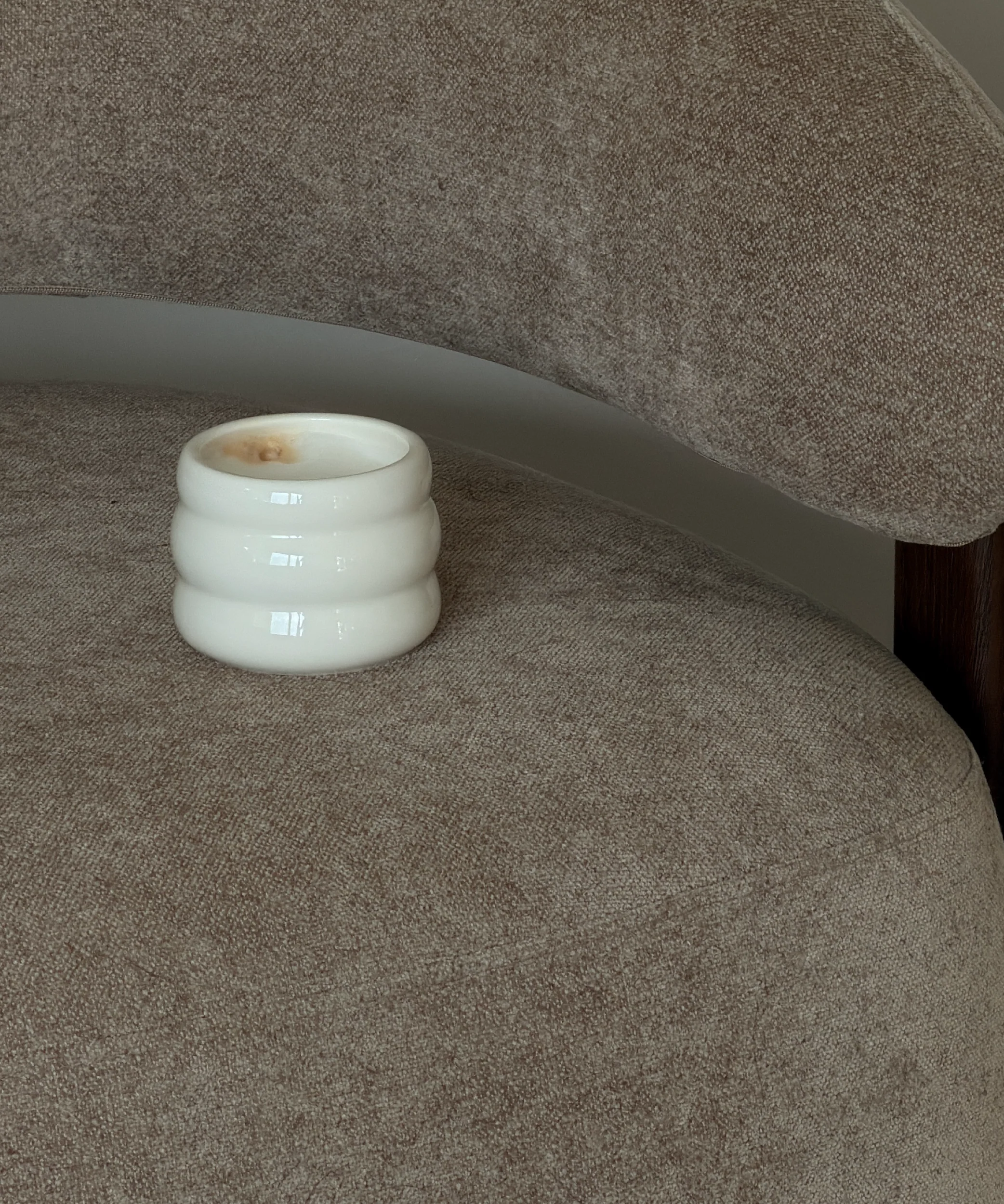 Keramik Becher im Wellen-Design | Akio - Image 9
