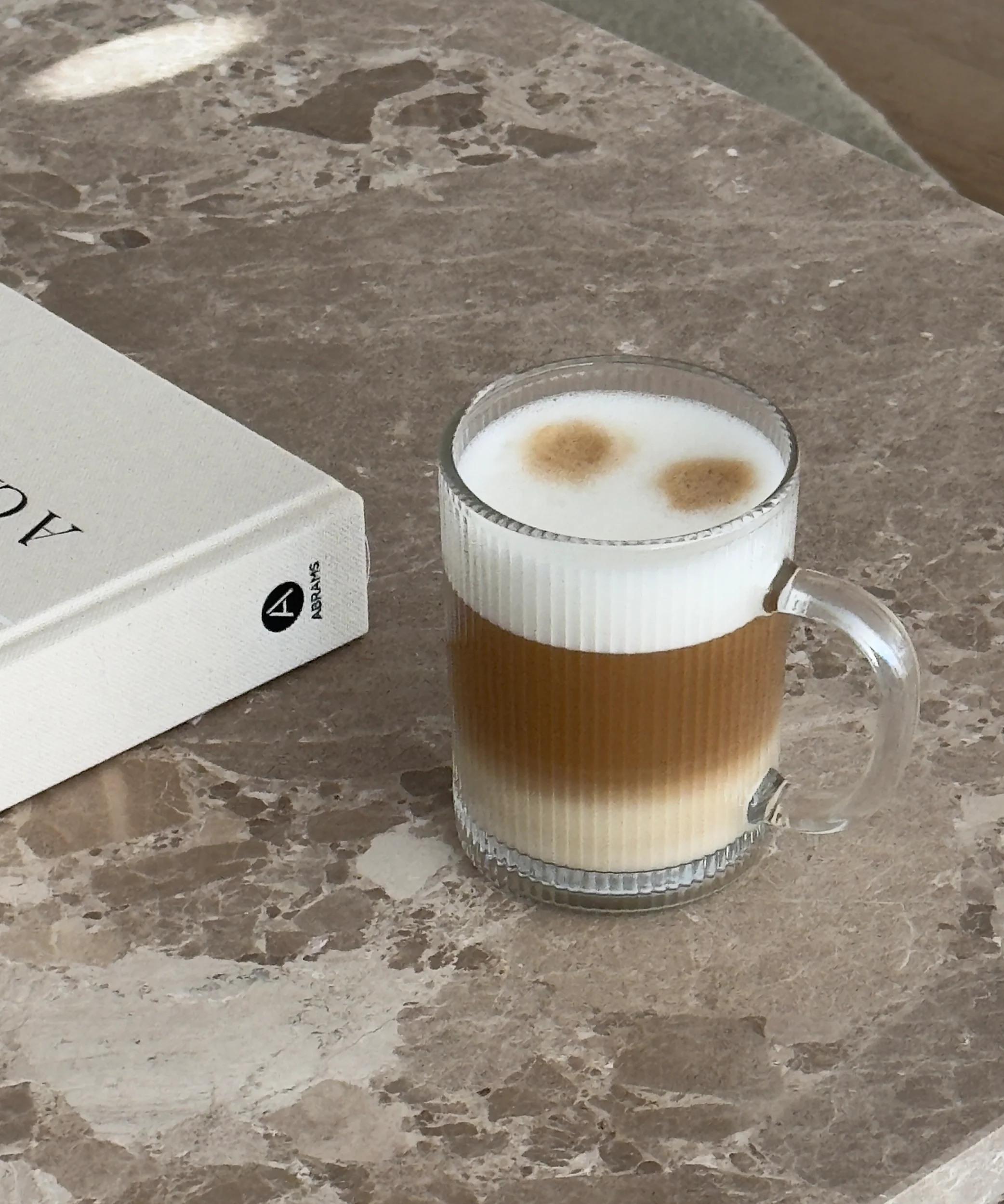 Geriffelte Glastasse (300ml) | Paris - Image 13