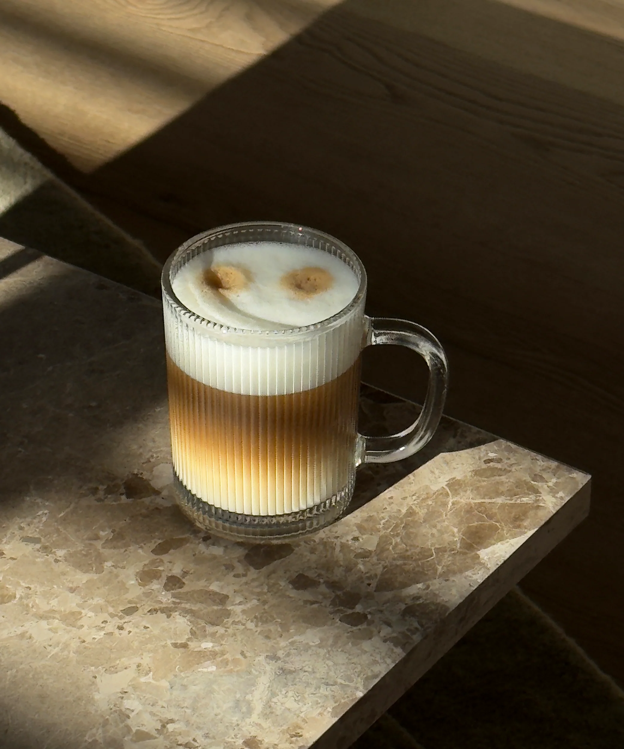 Geriffelte Glastasse (300ml) | Paris - Image 15