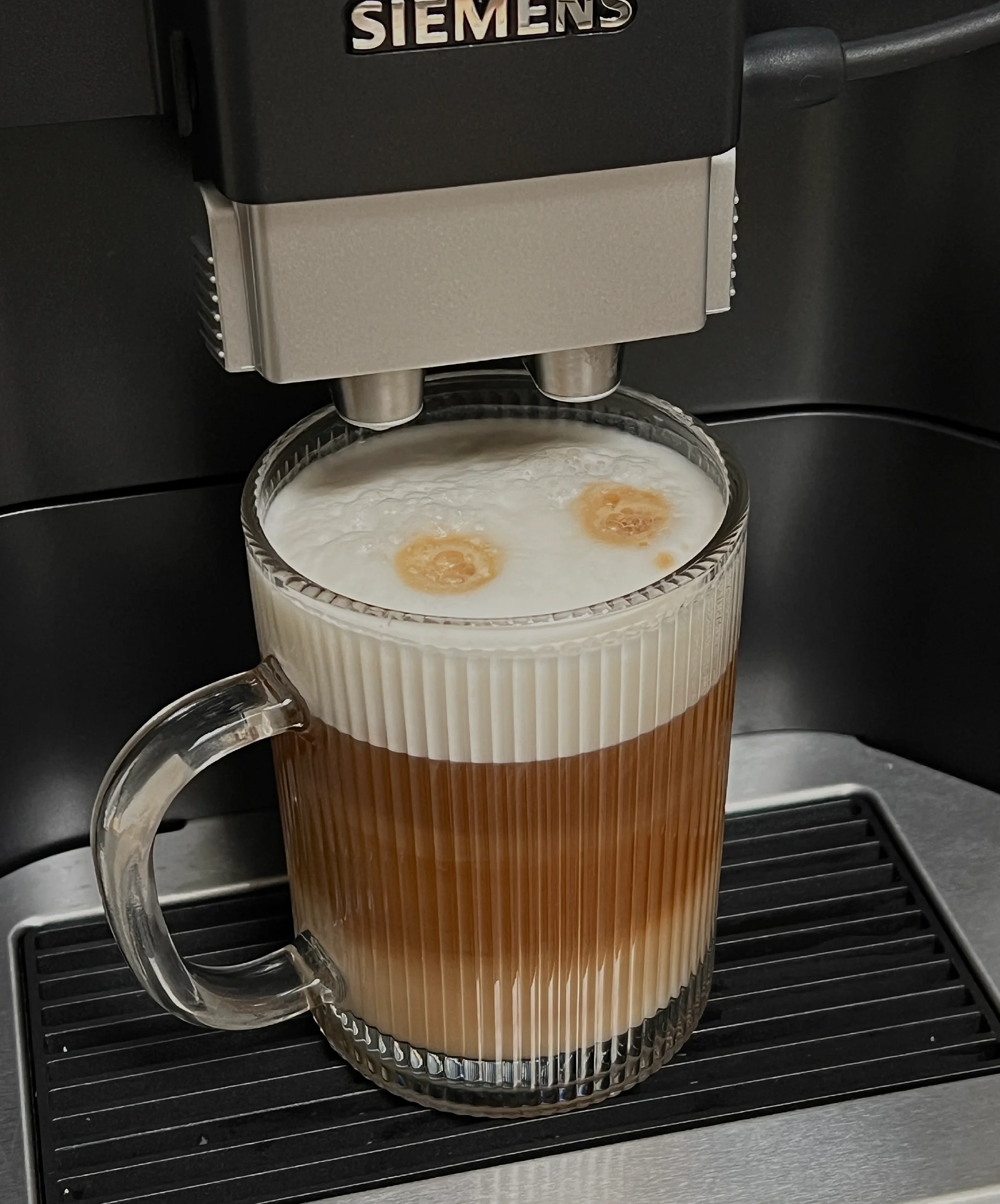 Geriffelte Glastasse (300ml) | Paris - Image 16
