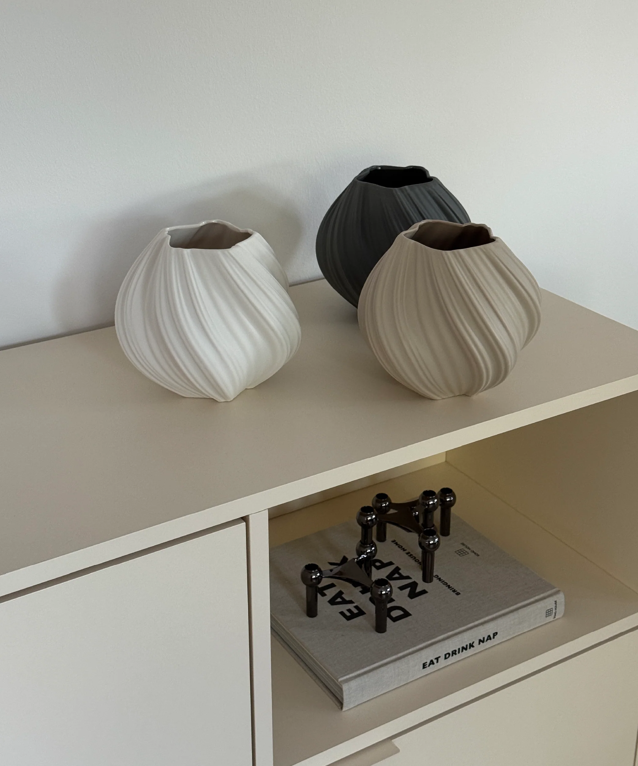 Kleine Keramik Vase in Cremeweiß | Flora - Image 4