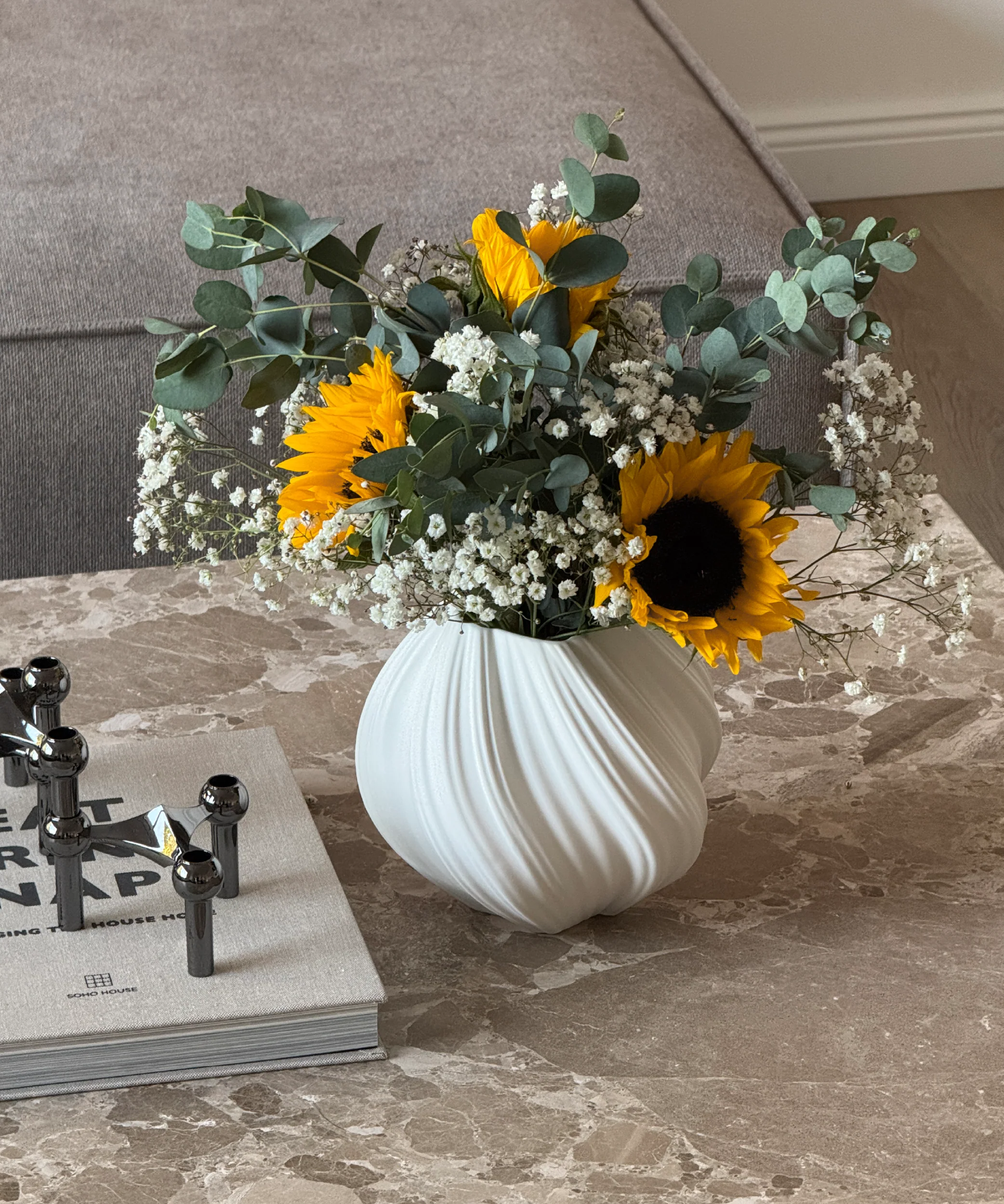 Set aus großer und kleiner Keramik Vase in Cremeweiß | Flora - Image 7
