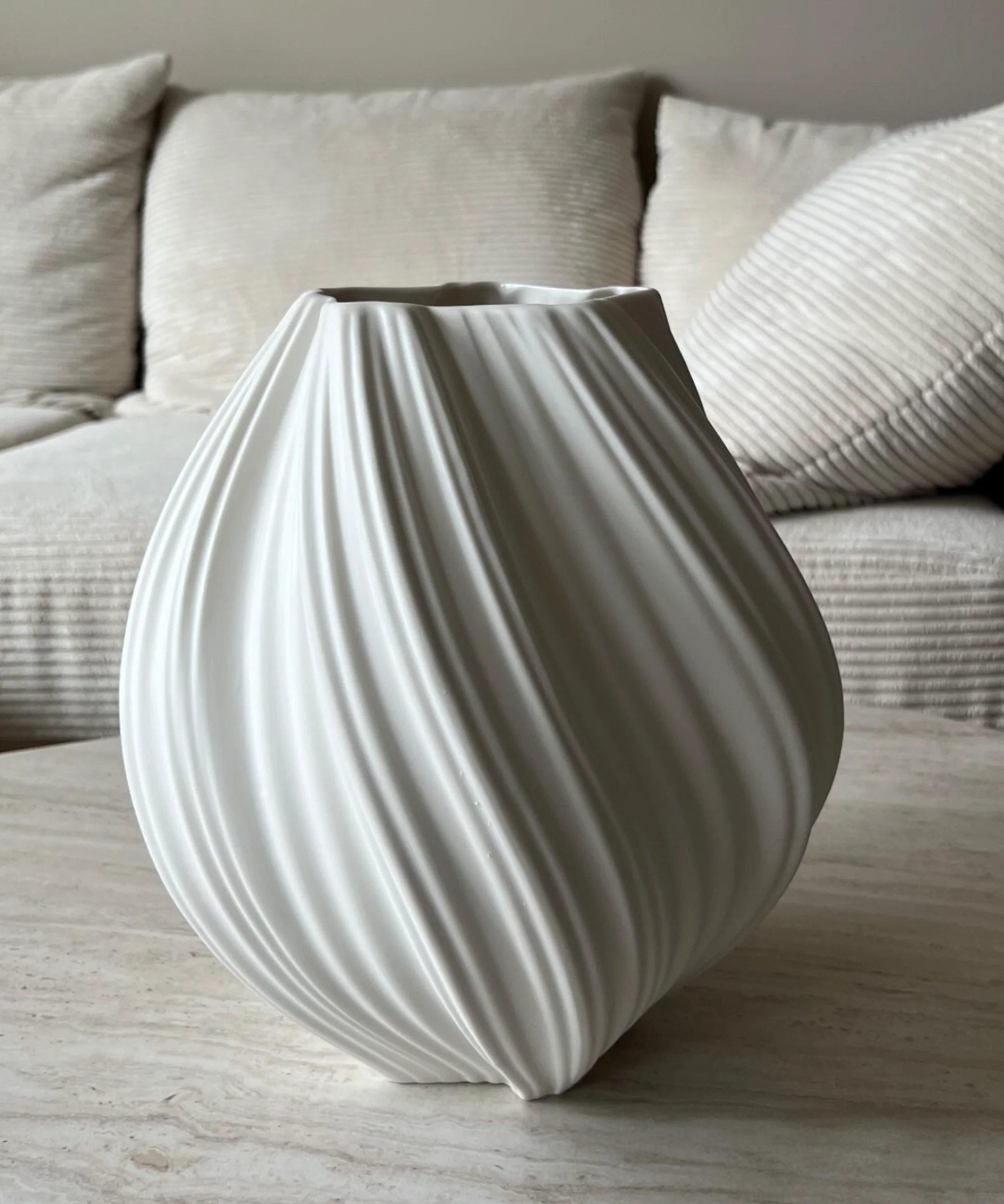 Set aus großer und kleiner Keramik Vase in Cremeweiß | Flora - Image 8