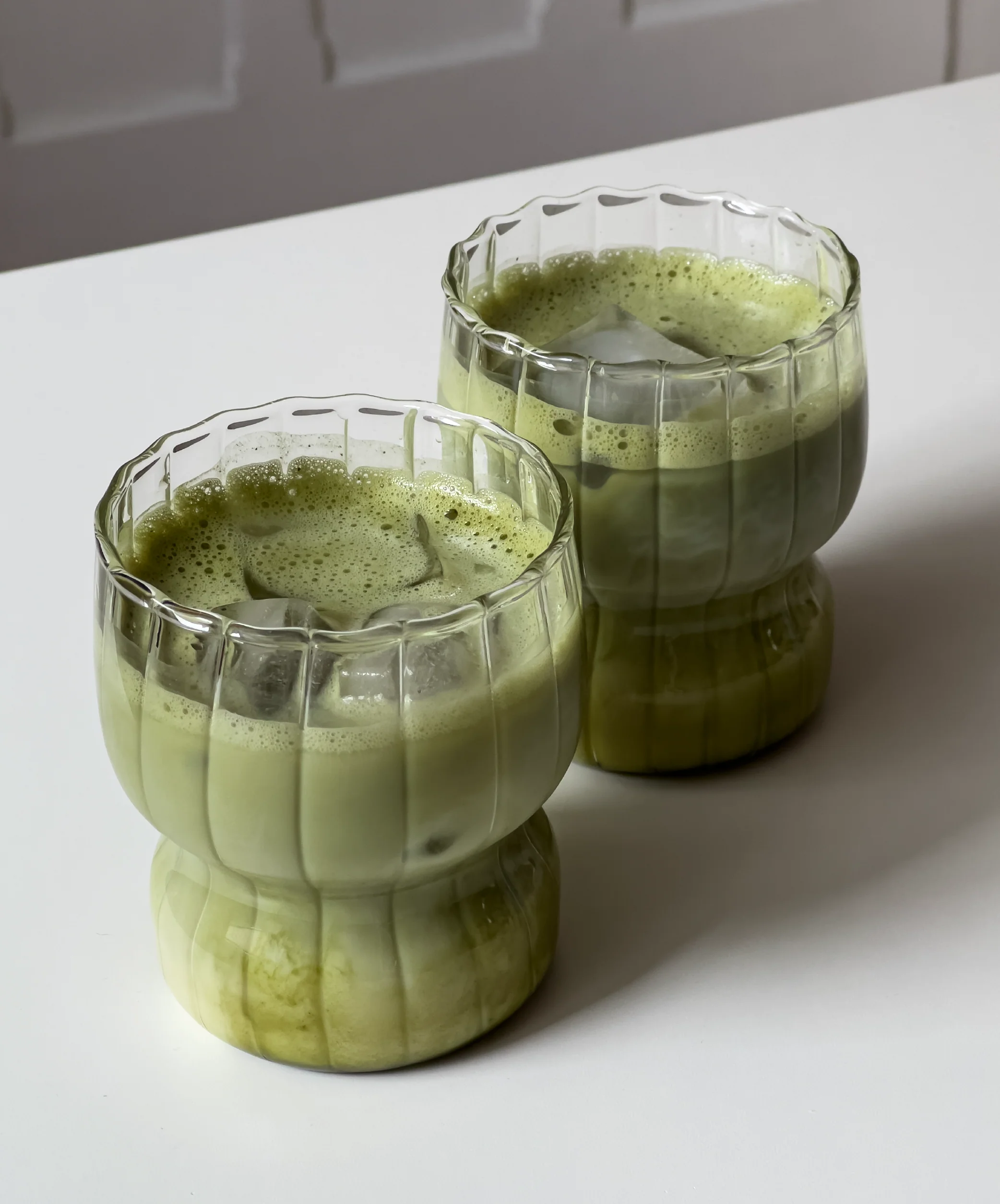 Kurviges Glas Streifen-Design | Norway - Image 15