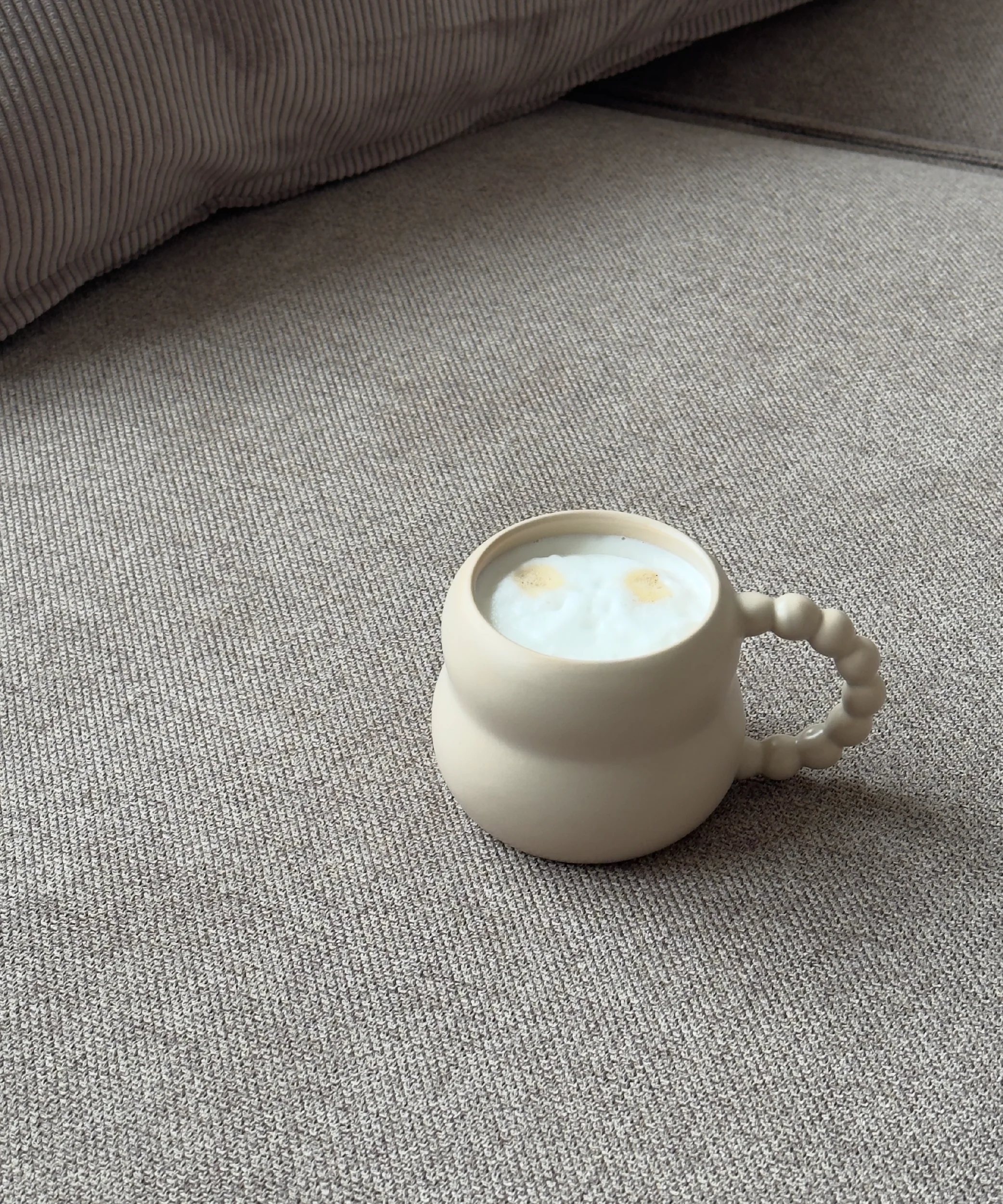 Keramiktasse Perlenhenkel Beige | Chloé - Image 7