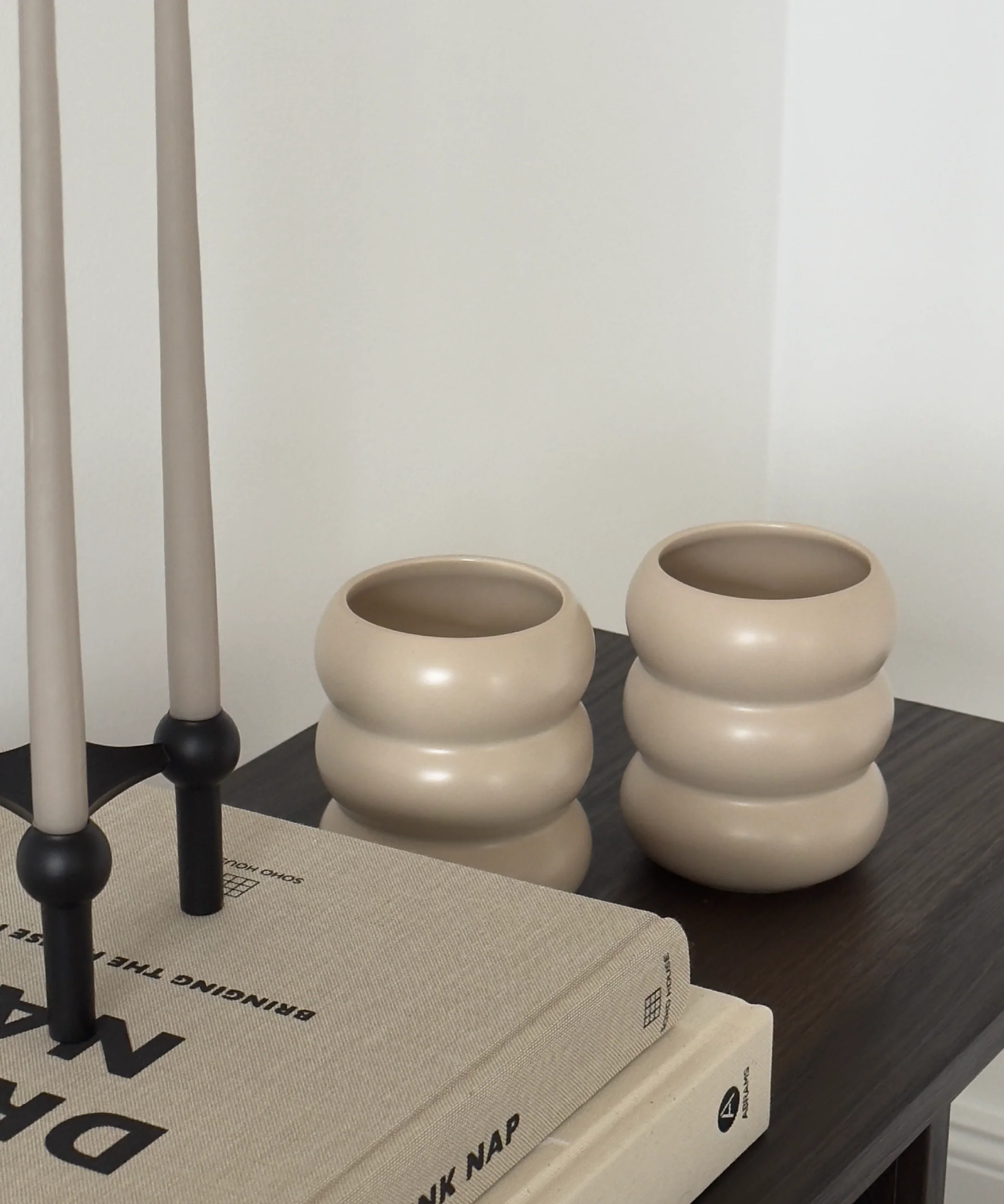 Wellenförmiger Keramik Becher Beige | Mya - Image 10